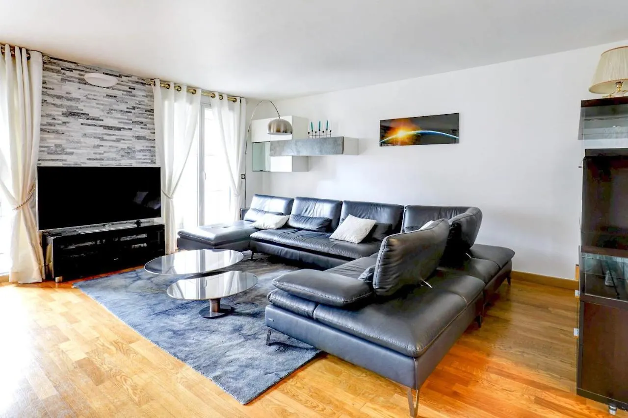 Porte Dauphine Apartment With Terrace Paris 16Th - No Parties