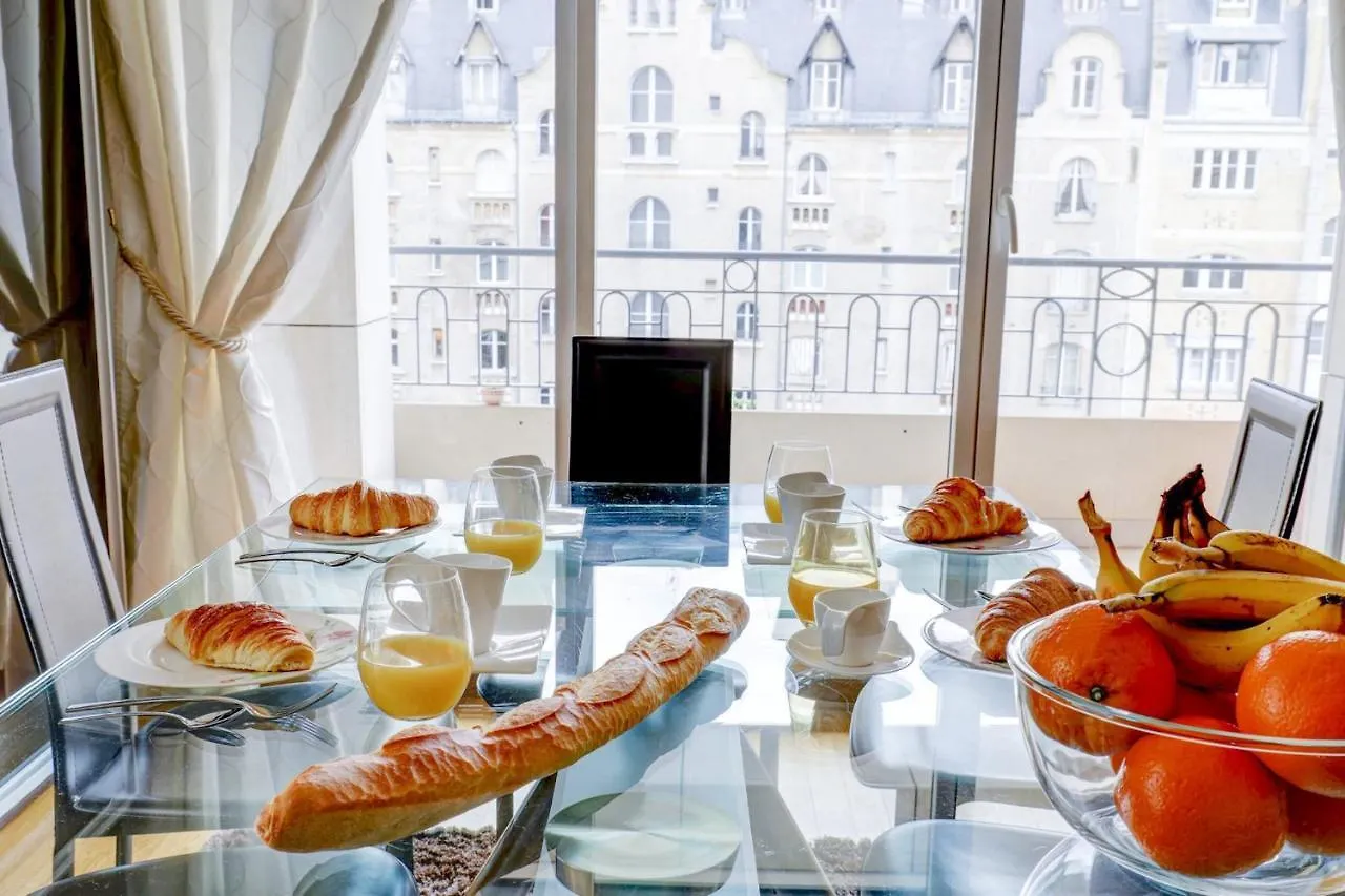 Porte Dauphine Apartment With Terrace Paris 16Th - No Parties