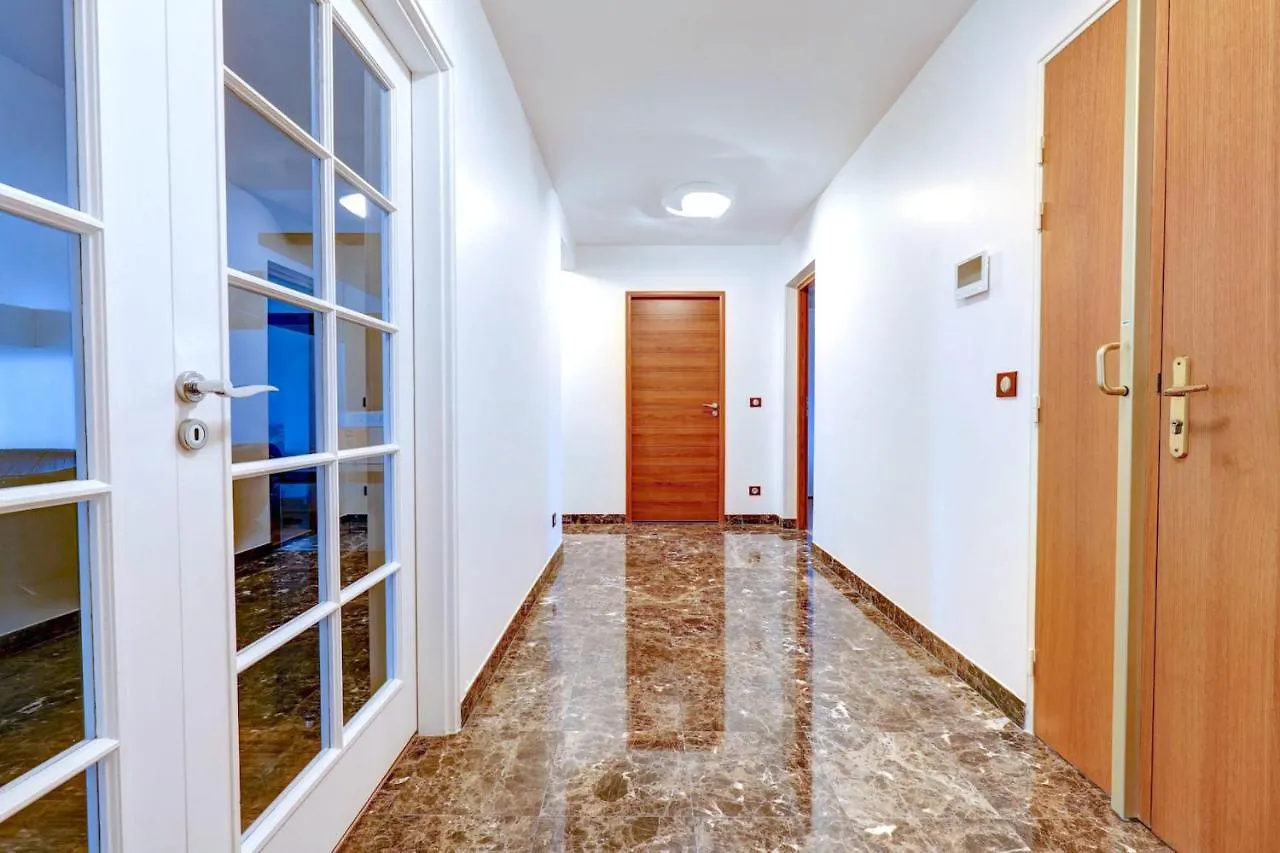 Porte Dauphine Apartment With Terrace Paris 16Th - No Parties