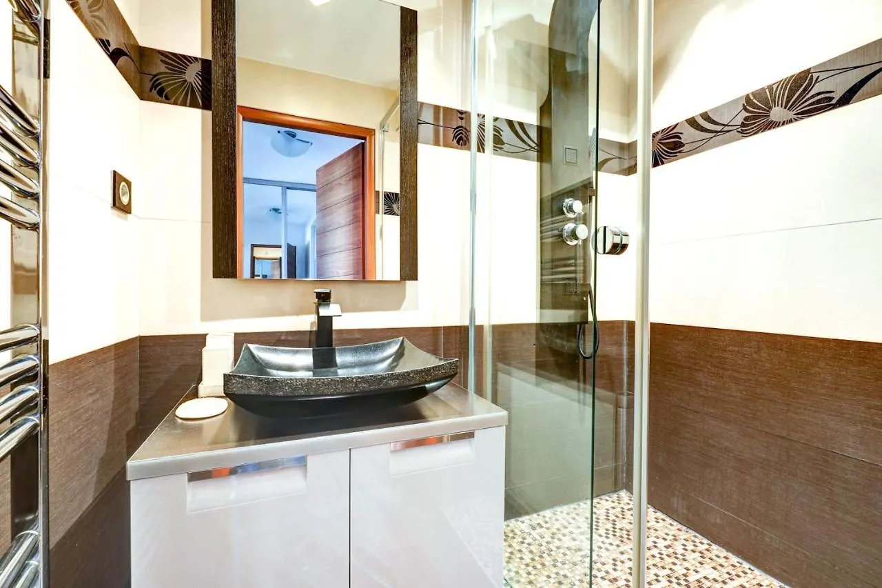 Porte Dauphine Apartment With Terrace Paris 16Th - No Parties