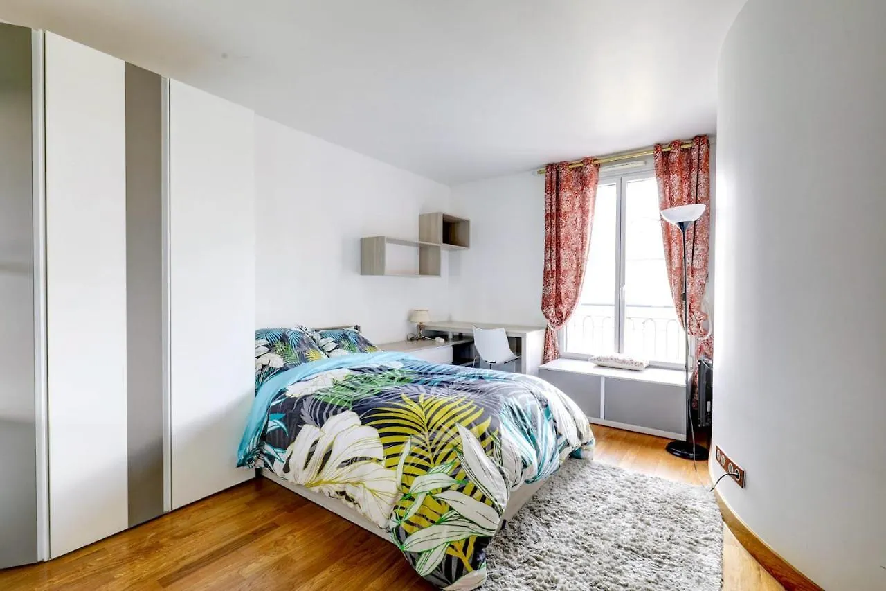 Porte Dauphine Apartment With Terrace Paris 16Th - No Parties