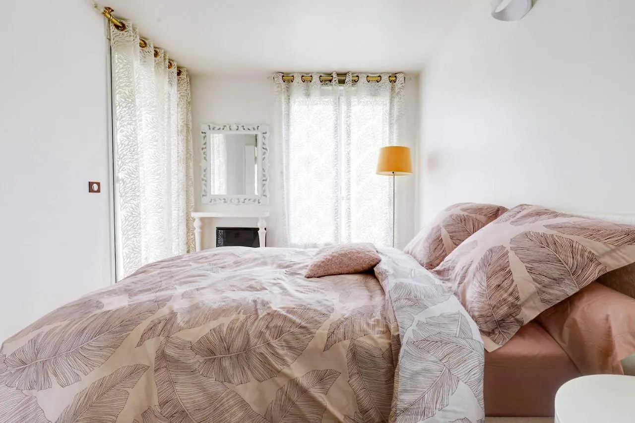 Porte Dauphine Apartment With Terrace Paris 16Th - No Parties